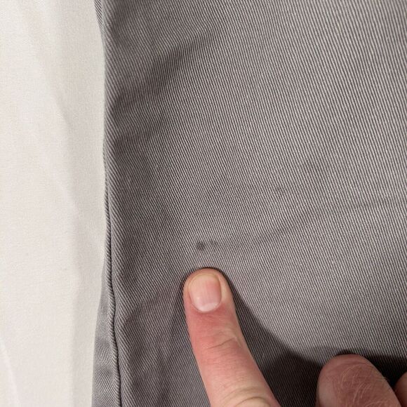 J Crew Shorts Men's 34W Grey Chino Rivington 100% Cotton Button Zip Short - Picture 4 of 9